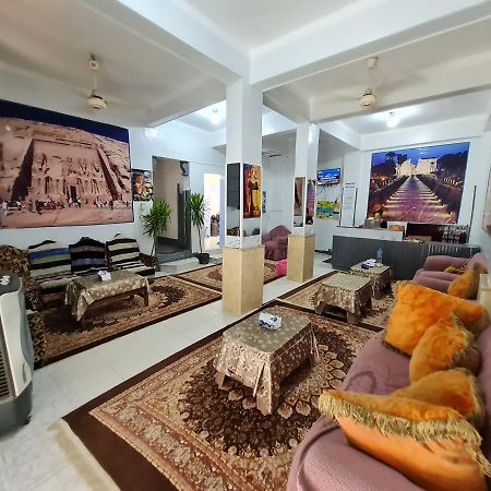 Grand Hotel &Hostel Louxor Extérieur photo