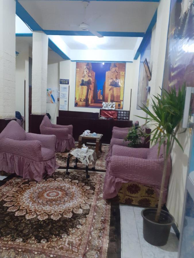 Grand Hotel &Hostel Louxor Extérieur photo