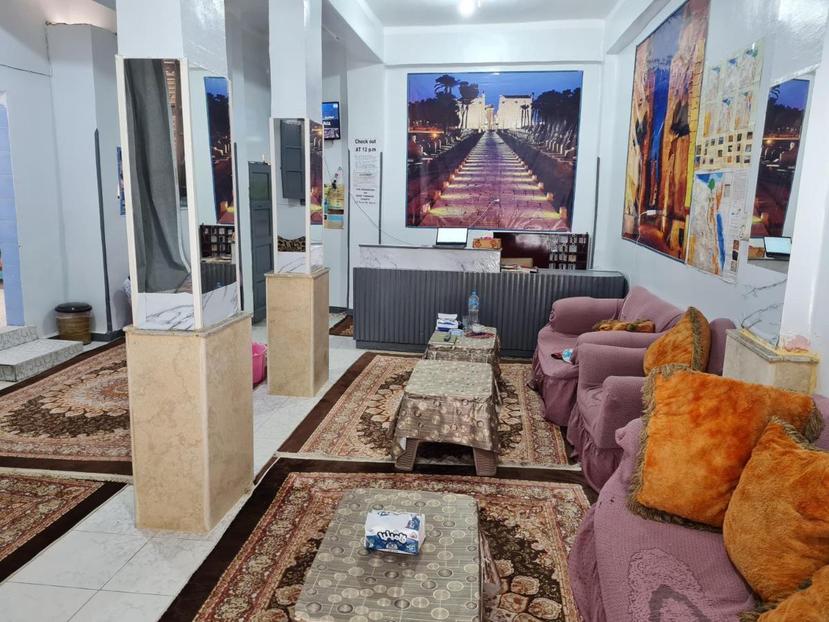 Grand Hotel &Hostel Louxor Extérieur photo