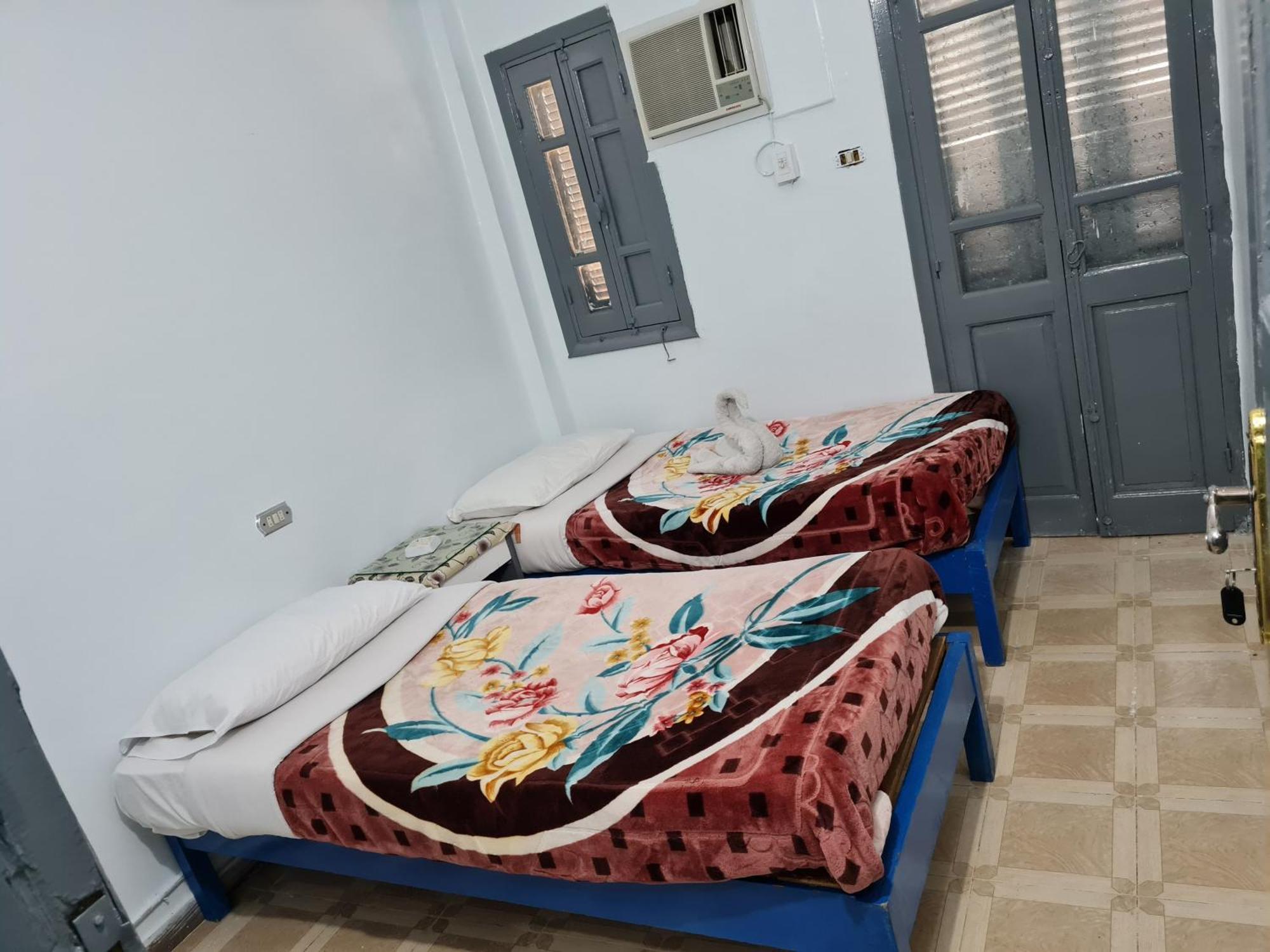 Grand Hotel &Hostel Louxor Extérieur photo
